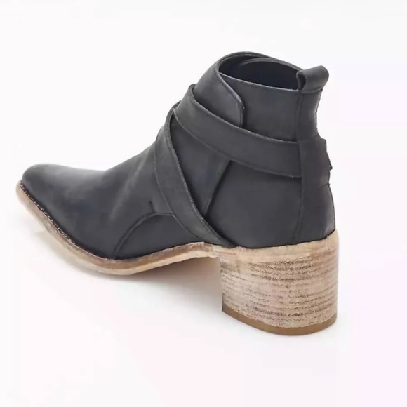 Free People Back Loop Ankle Boots Washed Black - Picture 3 of 9